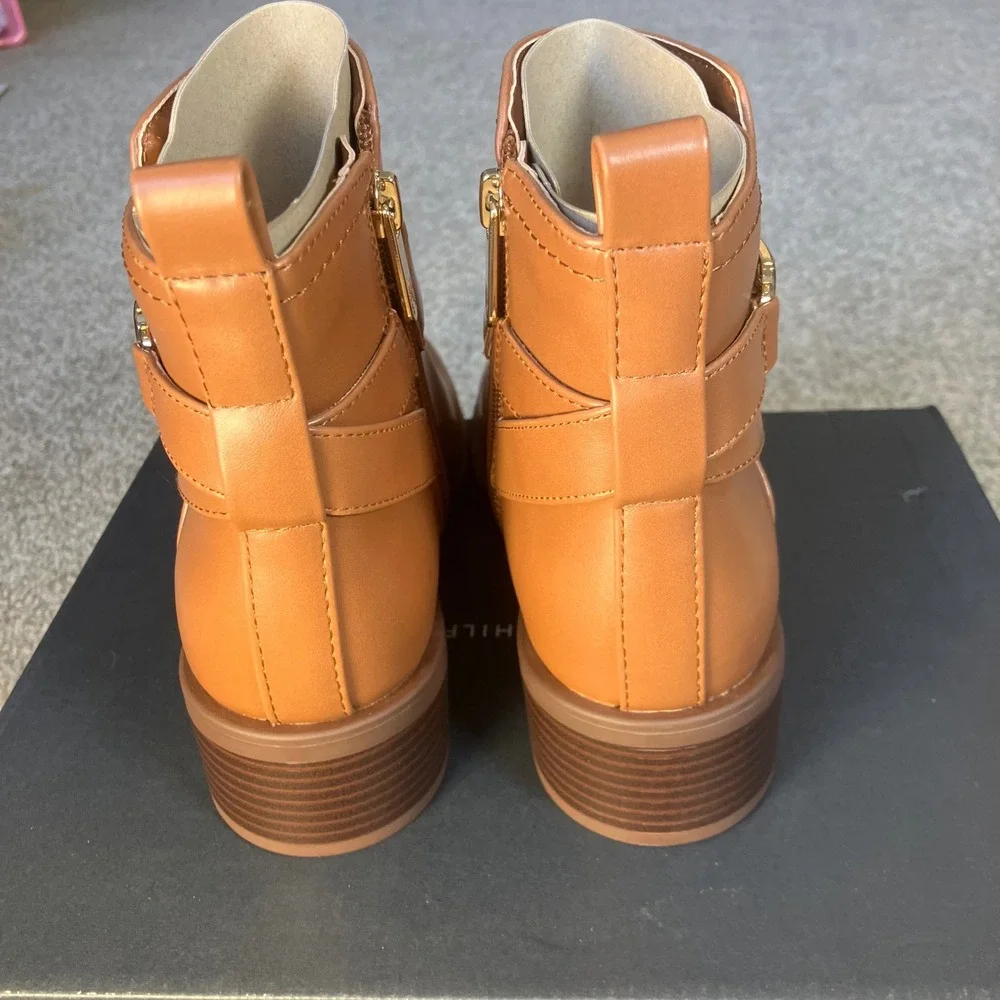 Tommy Hilfiger Ivaide Ankle Boots Tan Gold Buckle Side Zip 5.5 M NIB Orig $129 - Picture 3 of 14